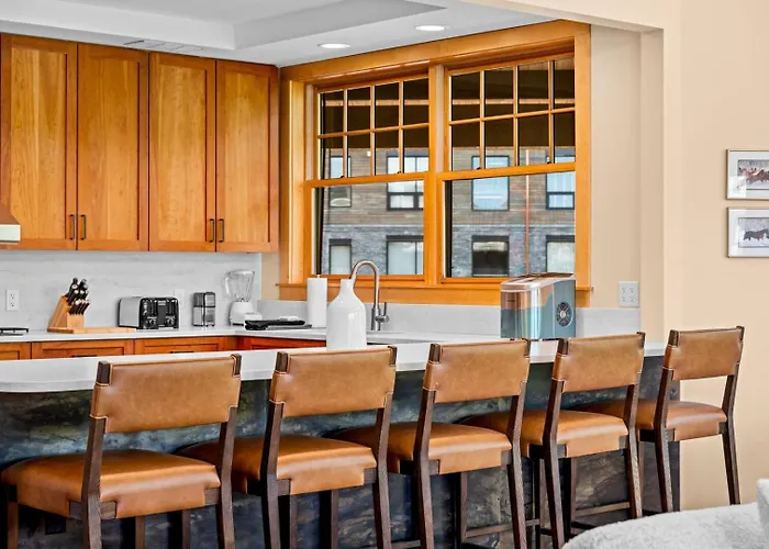 Apartment Rmr: Cody House B In *