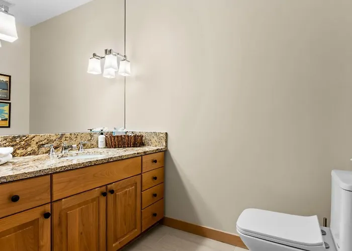 Apartment Rmr: Cody House B In *